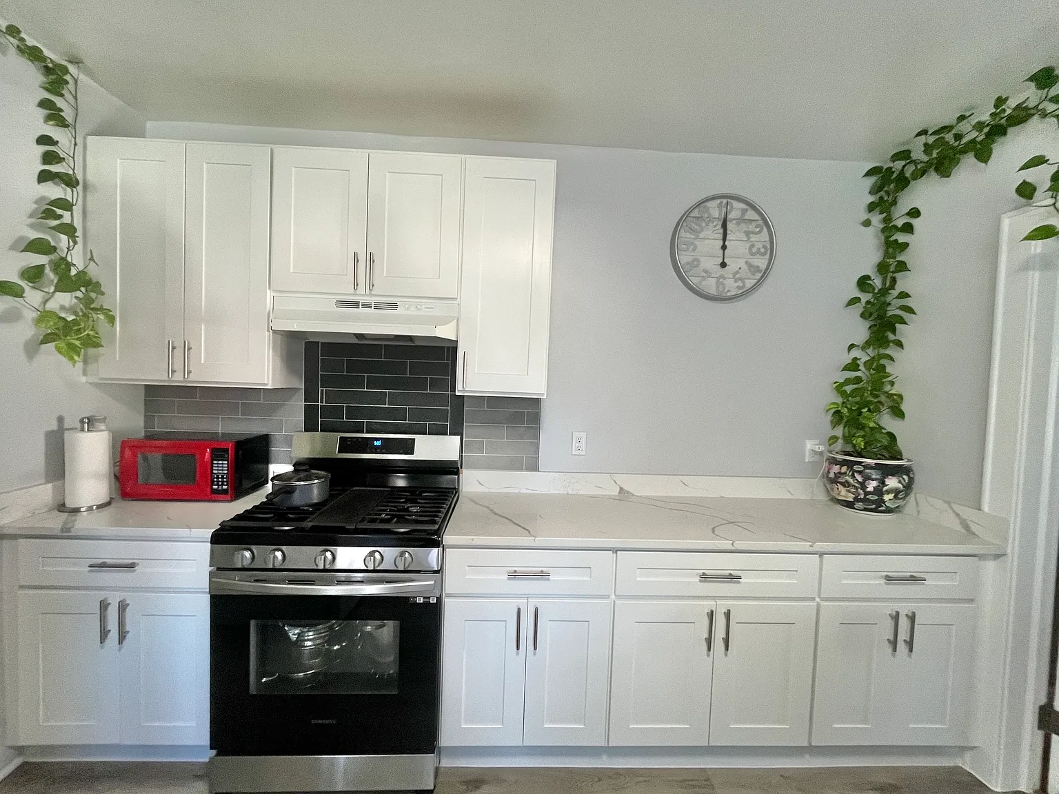3 bed, $3,500 — Photo 2
