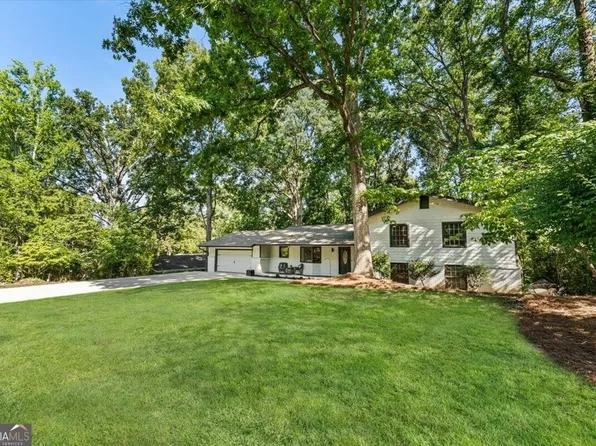 1606 E Nancy Creek Dr, Brookhaven, GA 30319