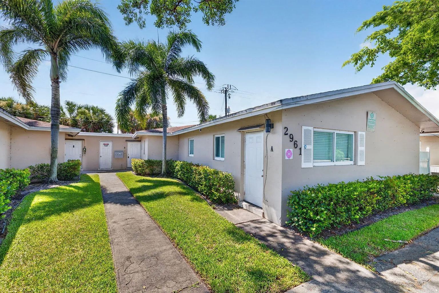 3 bed, 1.0 bath, $2,295 — Photo 1