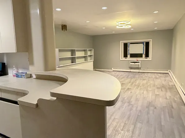 1853 Clintonville St, Whitestone, NY 11357