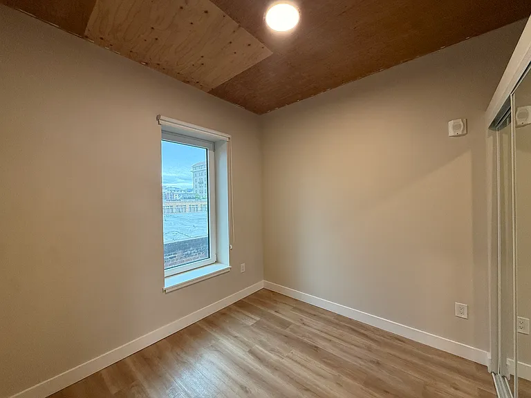 12th Street Apartments — Photo 9