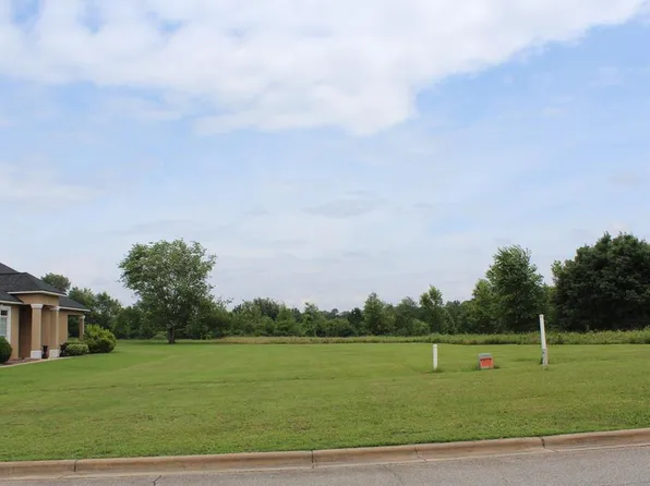 207 Stonegate Dr, Albany, GA 31721