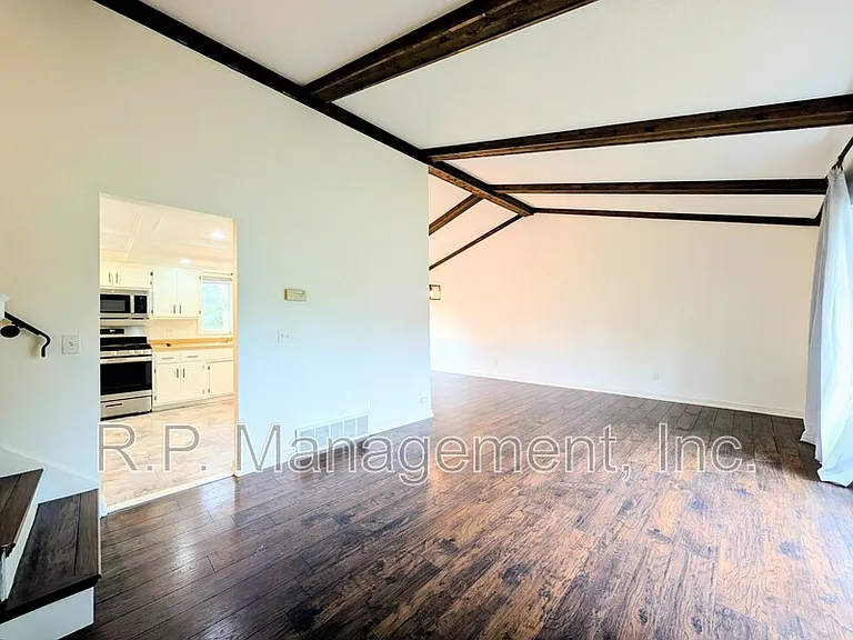 4382 Rosebriar Ave — Photo 5