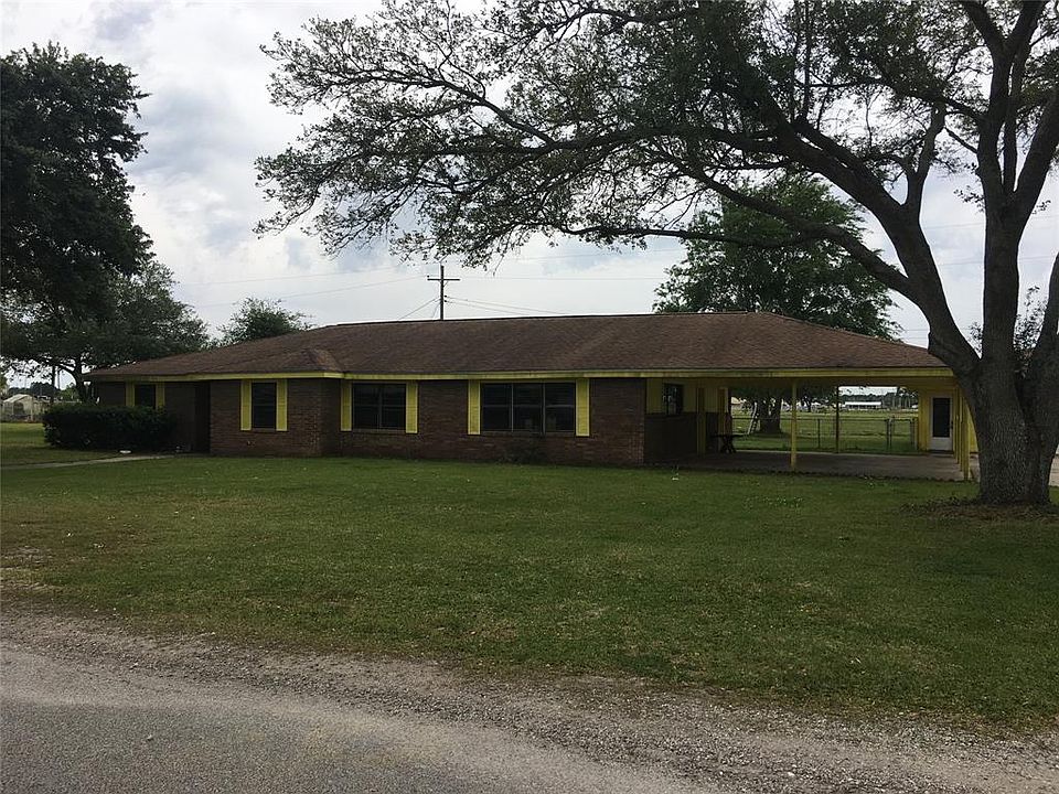 1st image of 213 N Lake Dr