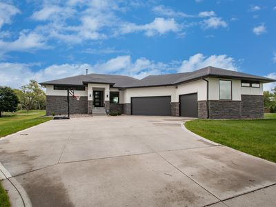 920 Wynstone Dr, Jefferson, SD, 57038
