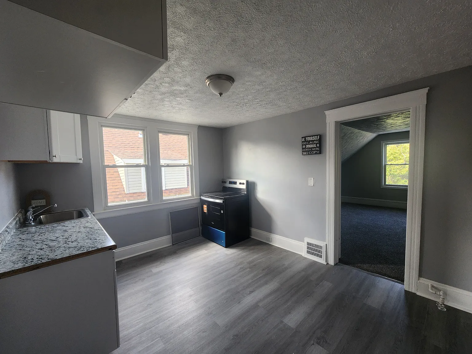 Updated Up Unit — Photo 4
