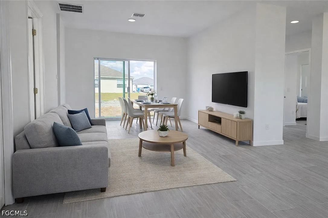 3 bed, 2.0 bath, 1450 sqft, $1,700 — Photo 2