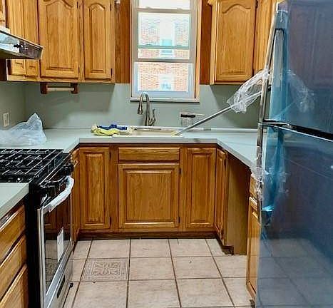 3rd image of 2086 E 23rd St #2F