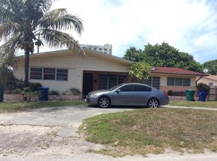 621 NE 165th St, Miami, FL 33162
