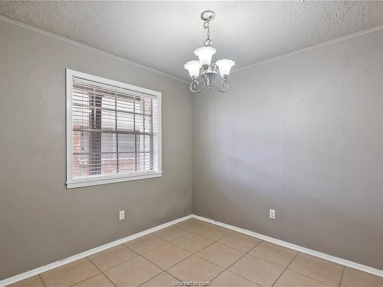 3906 Aspen St #E — Photo 6