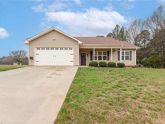 3rd image of 164 McCullough Rd