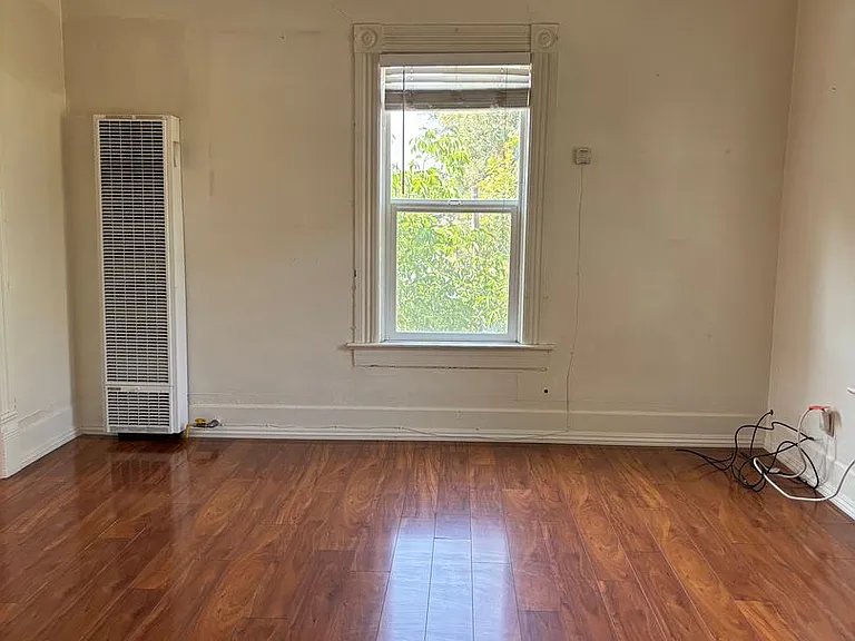 300 Cherry Ave — Photo 5