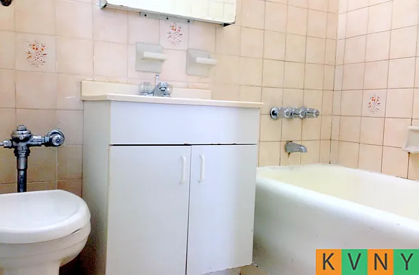 Rented by KVNY Soho | media 20