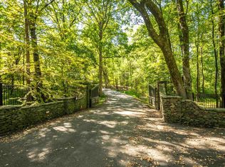 6050 Blakely Dr, Memphis, TN 38120