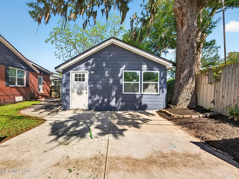 4660 French St — Photo 28