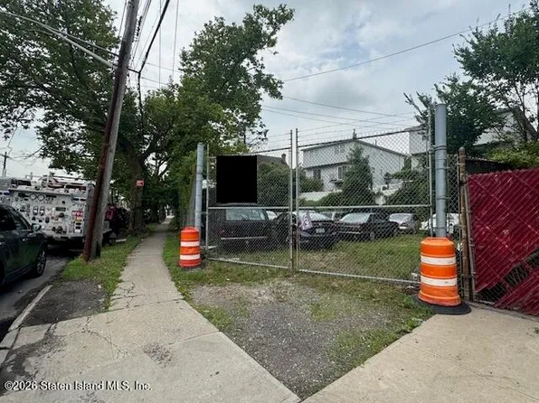 1406 Richmond Ave, Staten Island, NY 10314