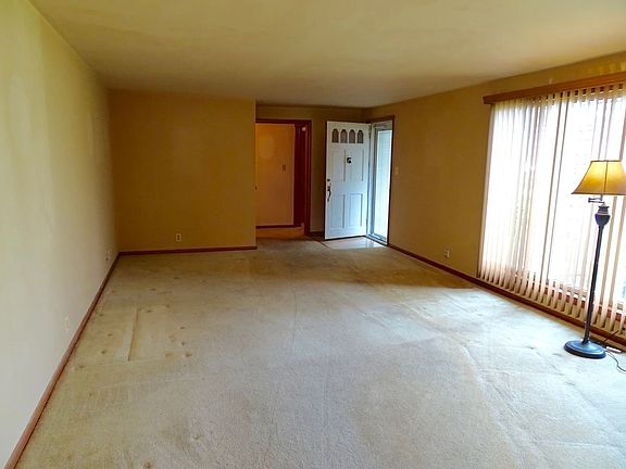 3rd image of 2708 N Cowing Park Ln