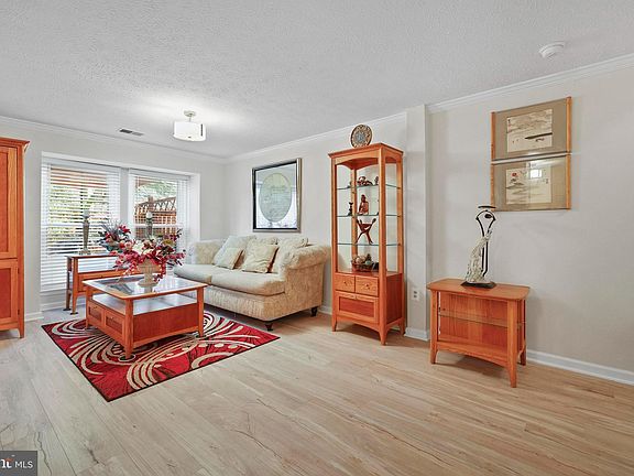 5th image of 13235 Whitechurch Cir