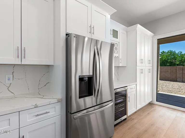 13711 W Tara Ln — Photo 10