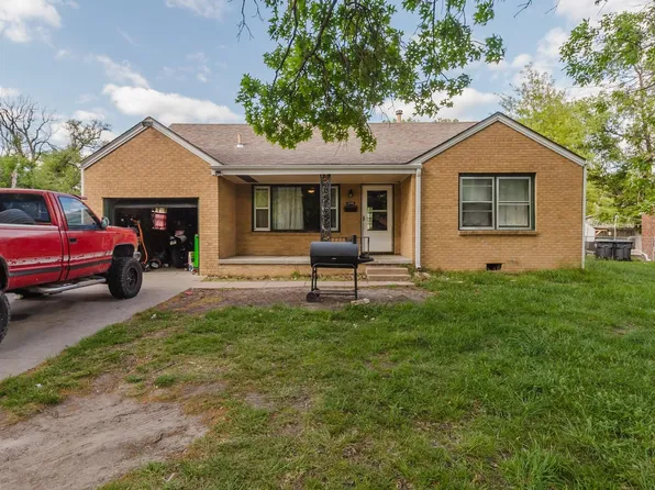 698 Prairie Park Rd, Wichita, KS 67218