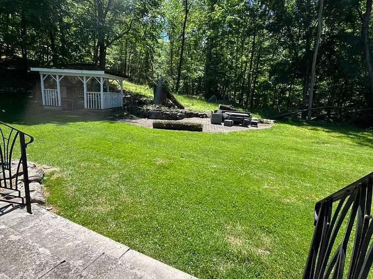 625 Saddle River Rd — Photo 15