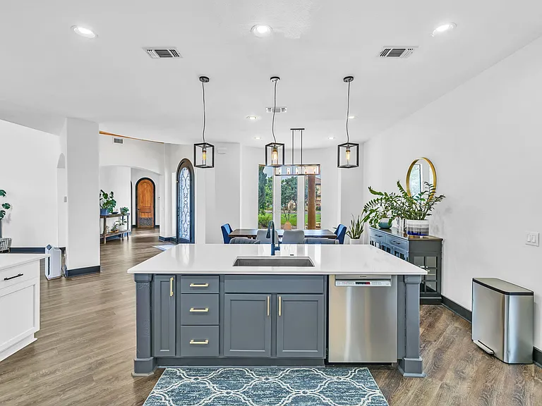 411 Cielo Cir — Photo 7