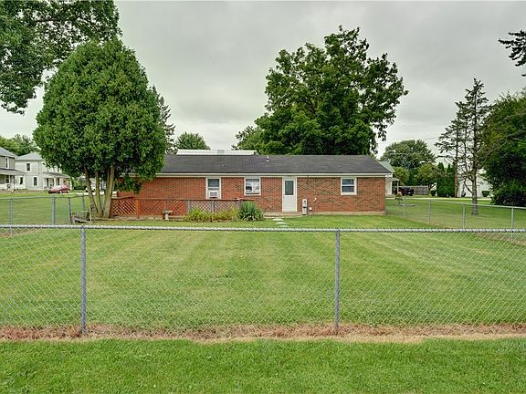 4th image of 209 East St