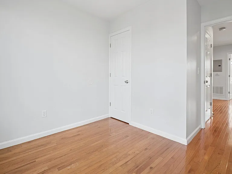 240.5 South St #4 — Photo 8
