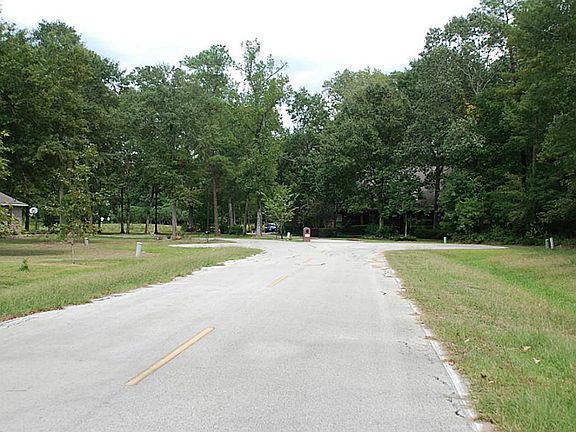 Best street in the community! Small culdesac street with only 5 homes on it. Never have to worry about the kids playing outside.