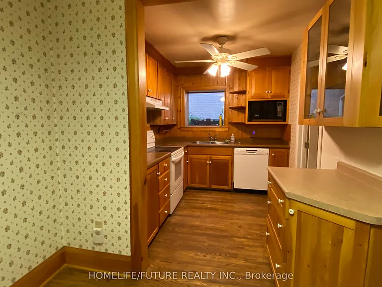 192 Parkview Ave — Photo 4