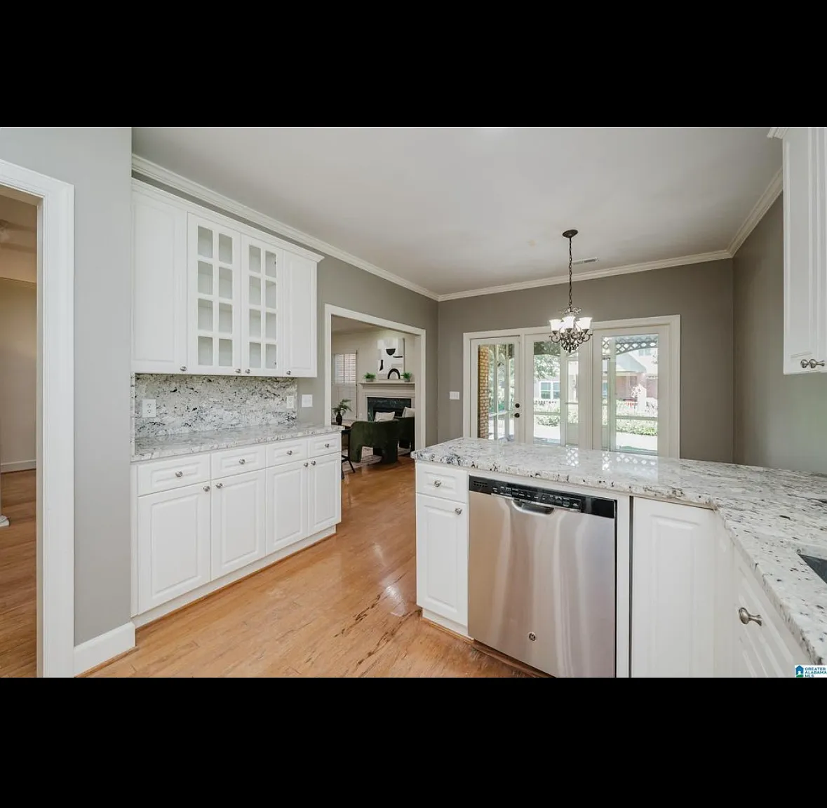 Cove Cir, Birmingham — Photo 4