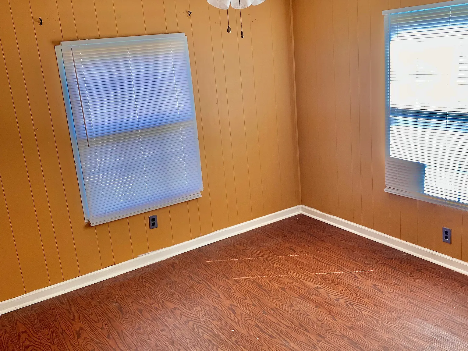 3 bed, $1,100 — Photo 3