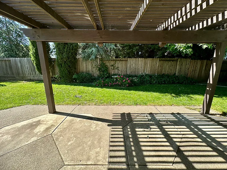 390 Brians Ct — Photo 14