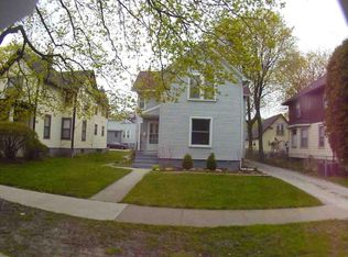 810 N Avenue #FL 1ST, Waukegan, IL