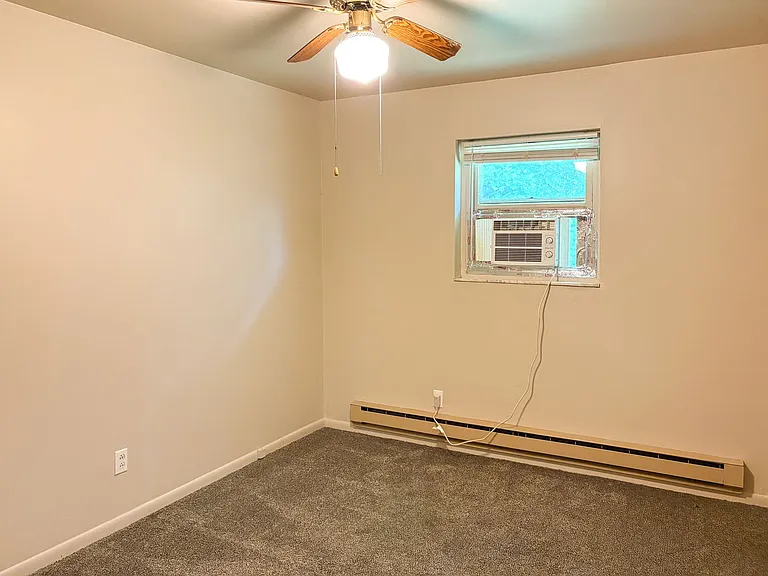 224 E Ellis Rd — Photo 9