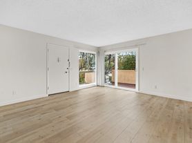 2020 Rodney Dr, Los Angeles, CA