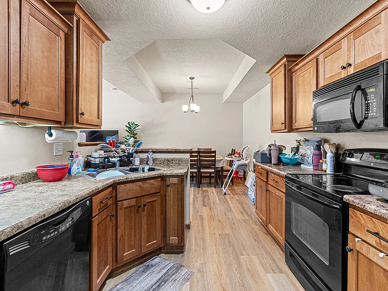 1554 Burr Dr — Photo 11