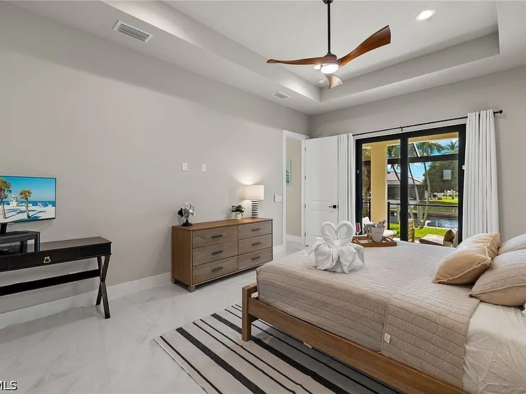 5240 Tower Dr — Photo 22
