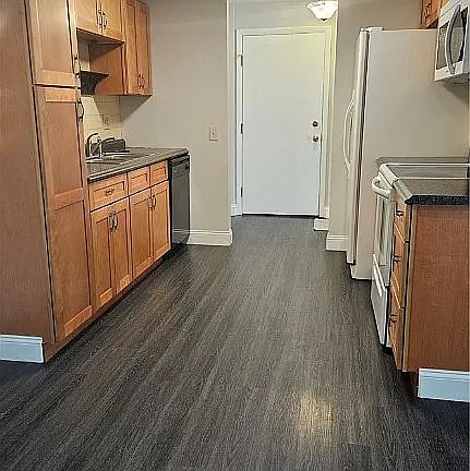 5th image of 27 Great Wood Ct #3