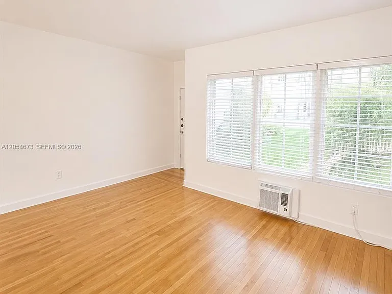 322 25th St #2 — Photo 3