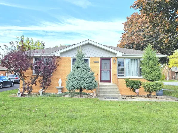 6900 97th Pl, Chicago Ridge, IL 60415