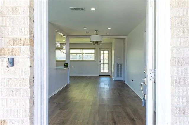 Building Photo - 1712 Abadie Ave