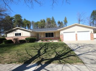 1805 Burlington Dr, Midland, MI 48642