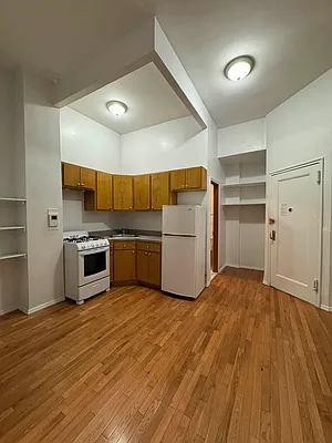 Rented by Peter R. Hungerford, LREB | media 27