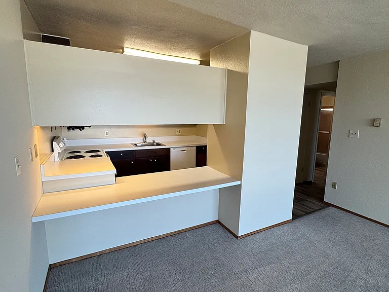 Imperial Apartments — Photo 22