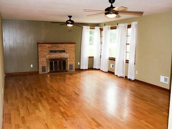3rd image of 224 N Utah Street