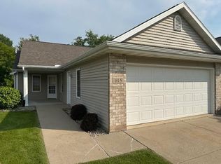 615 Springbrook Cir #20, Deforest, WI 53532