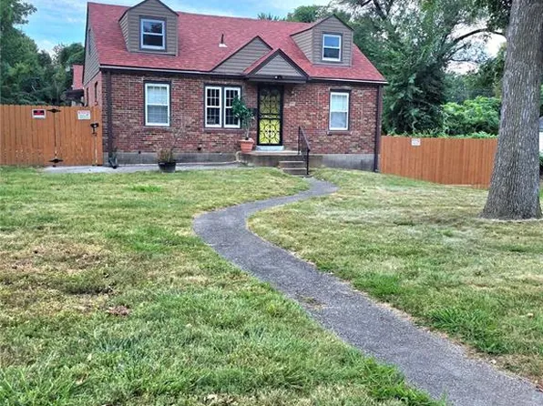 8000 Plymouth Ct, Saint Louis, MO 63134