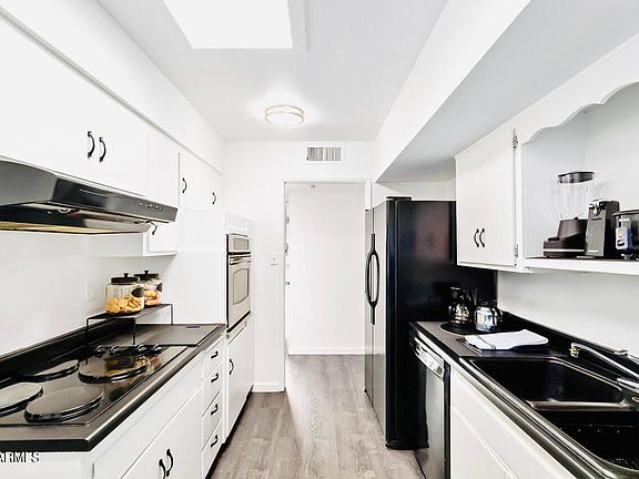 3rd image of 11821 N 107TH Avenue