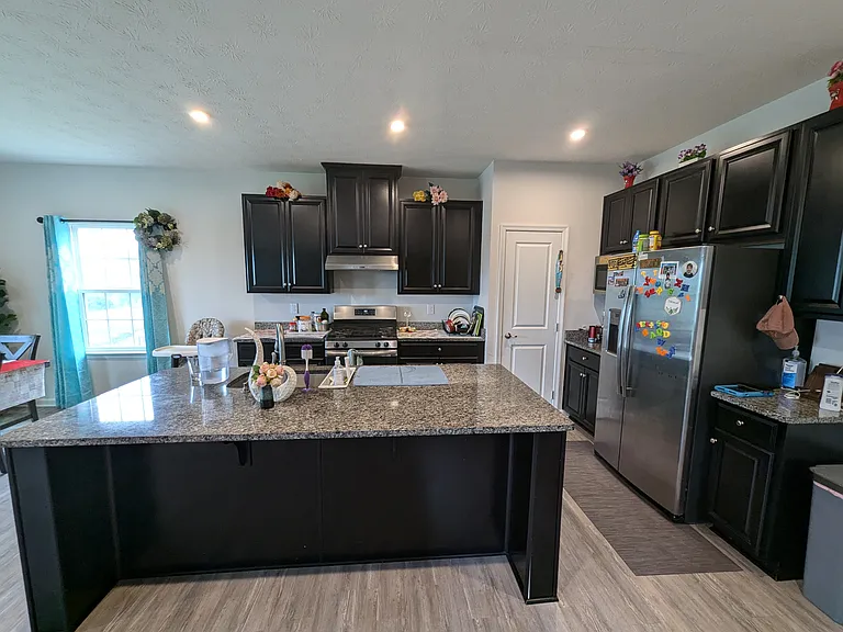 994 Brant Pl — Photo 7